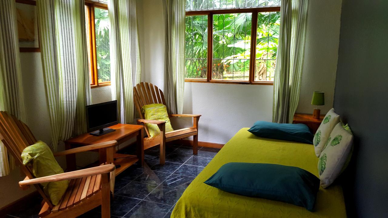 3 Bamboo Eco Lodge กาอุยตา ภายนอก รูปภาพ