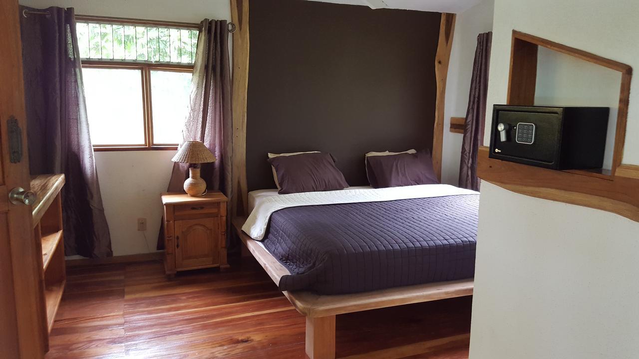 3 Bamboo Eco Lodge กาอุยตา ภายนอก รูปภาพ