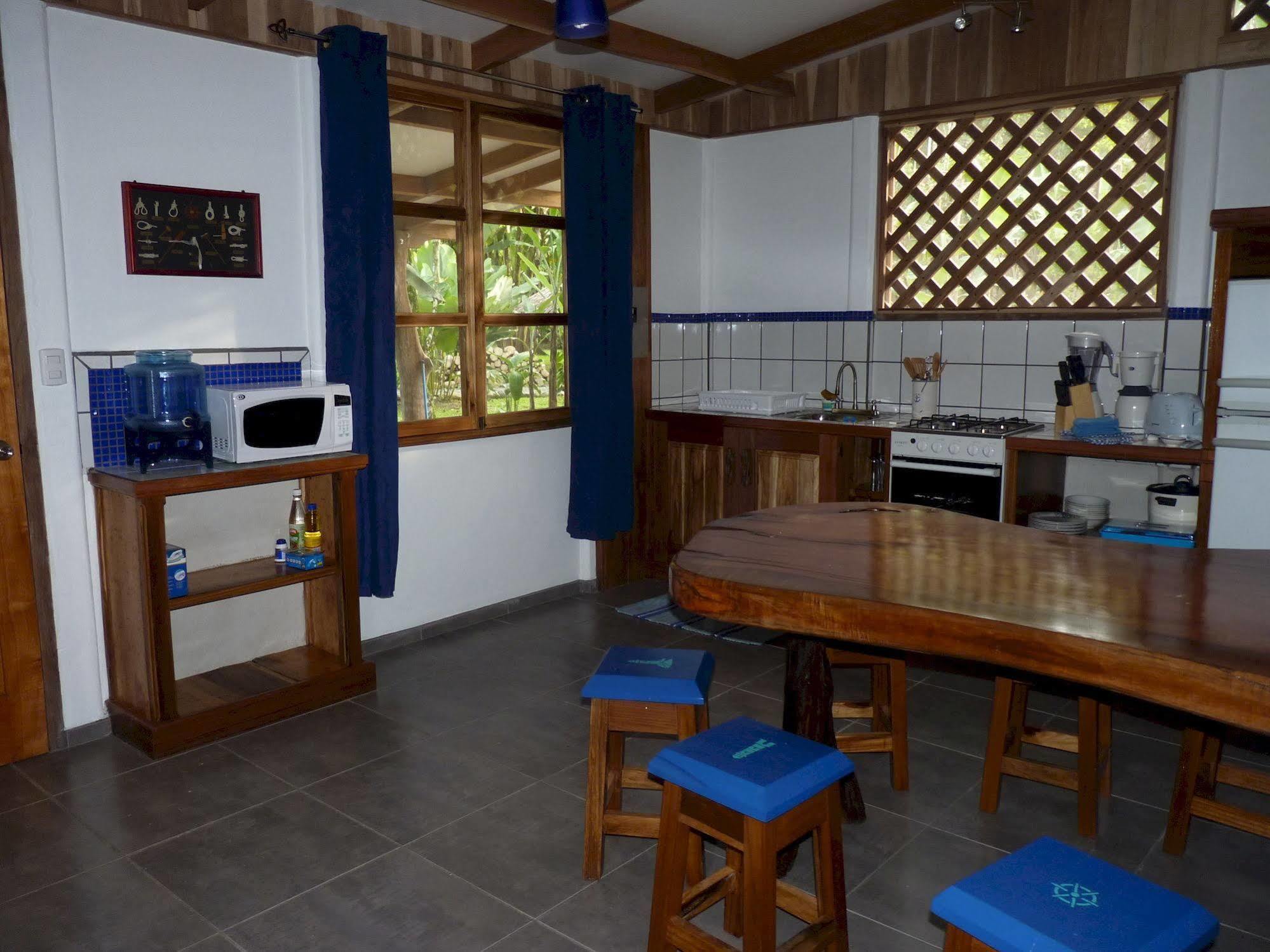 3 Bamboo Eco Lodge กาอุยตา ภายนอก รูปภาพ