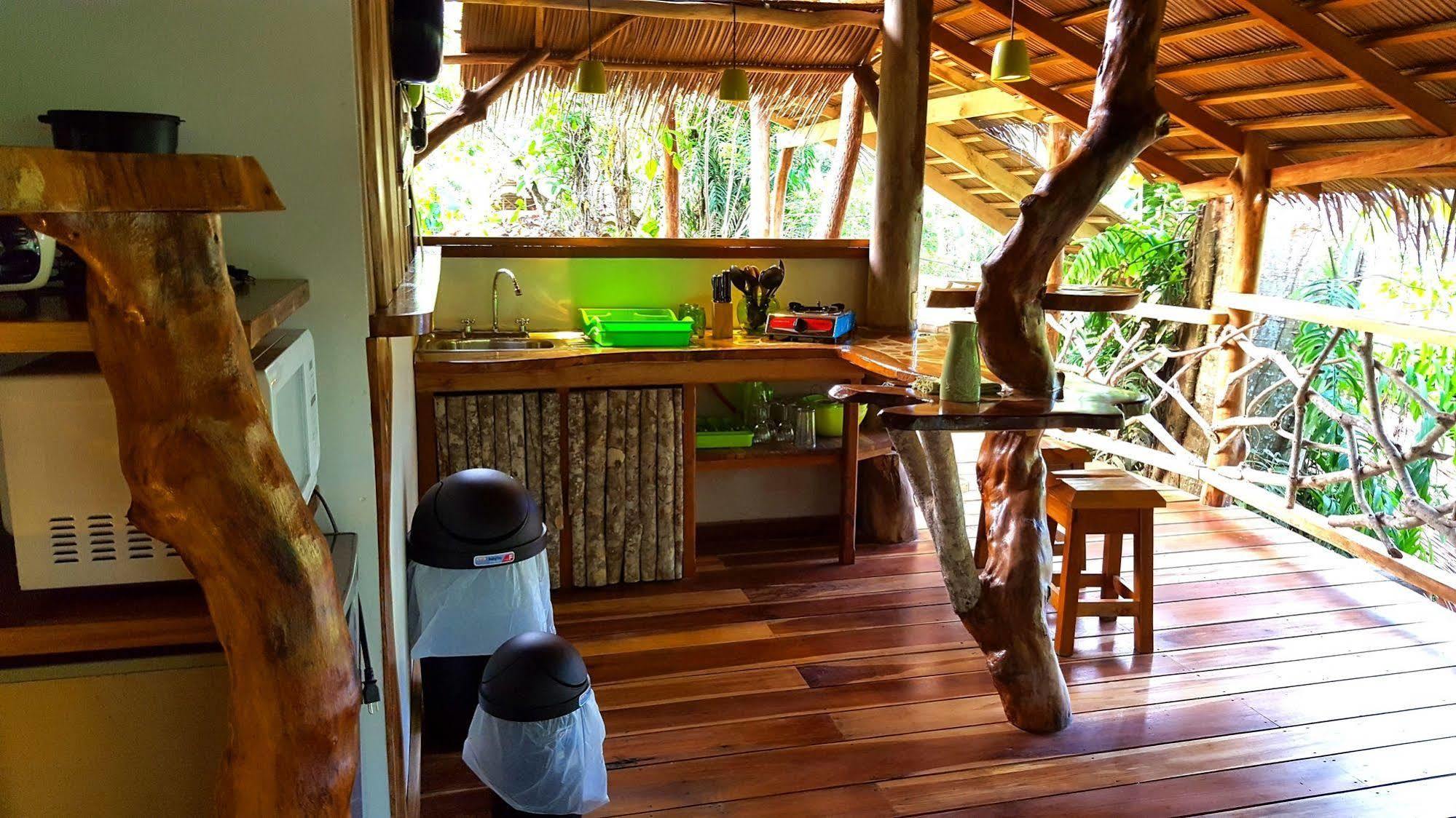 3 Bamboo Eco Lodge กาอุยตา ภายนอก รูปภาพ